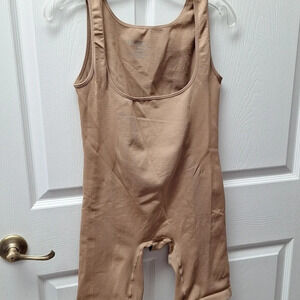 Q women's Cacique solid beige stretch plus size body shaper 18/20